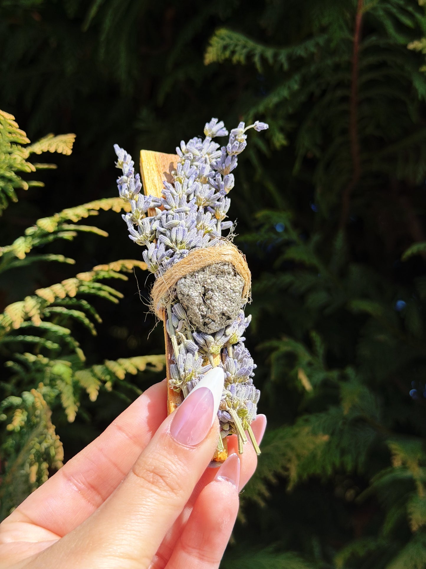 🌿 Palo Santo + Lavender + Pyrite